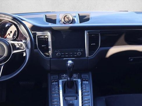 Used 2018 Porsche Macan Sport Edition image 20