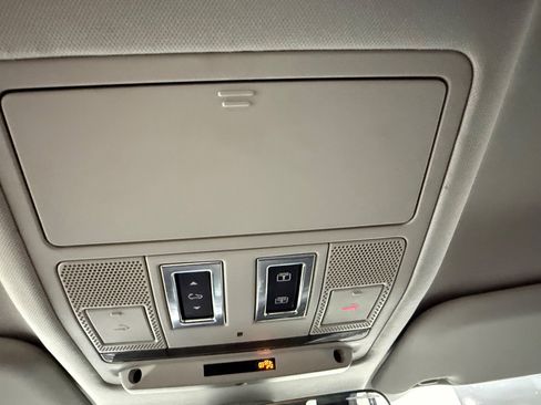 Used 2022 Land Rover Defender 110 S image 37