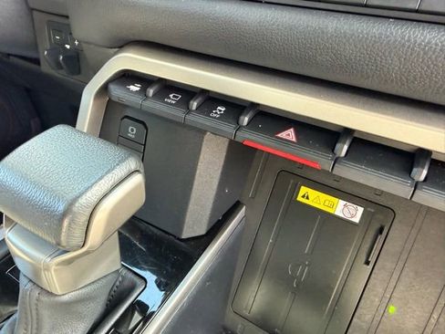 Used 2023 Toyota Tundra Limited AWD/4WD image 93