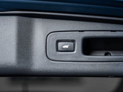 Used 2016 Honda CR-V Touring image 11