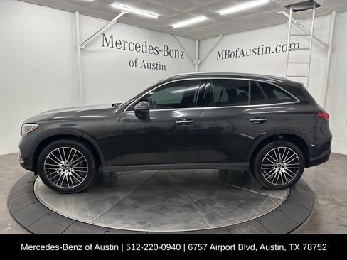 Used 2025 Mercedes-Benz GLC 300 image 4