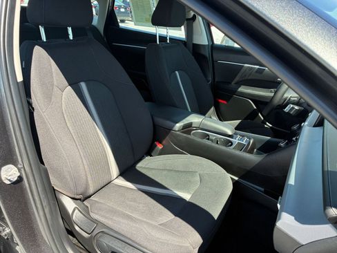 Used 2025 Hyundai Sonata SEL FWD image 36
