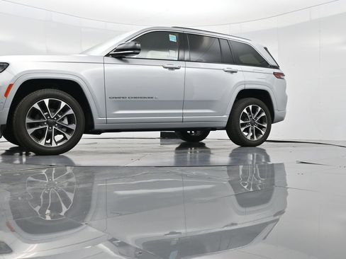 Used 2023 Jeep Grand Cherokee Overland image 47