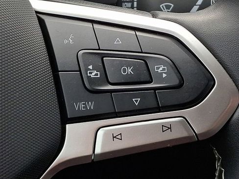 Used 2024 Volkswagen Tiguan SE image 23