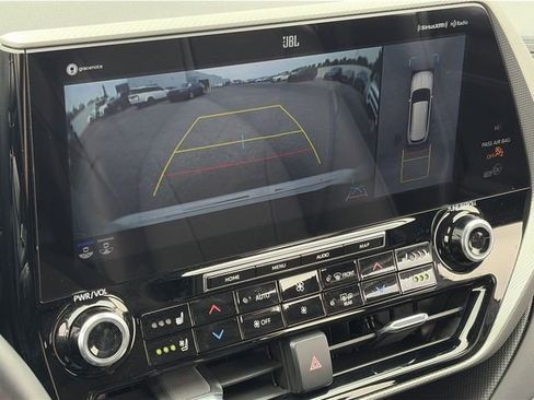 Used 2022 Toyota Highlander Platinum FWD image 30