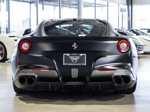 Used 2014 Ferrari F12 Berlinetta RWD image 5