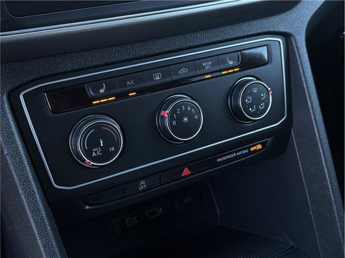 Used 2018 Volkswagen Atlas SE FWD image 17