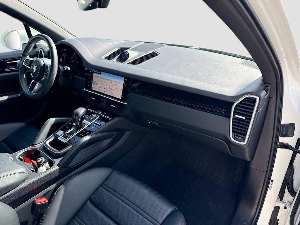 Used 2023 Porsche Cayenne AWD/4WD image 30