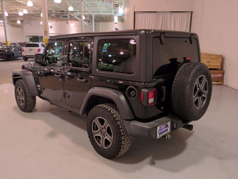 Used 2018 Jeep Wrangler Unlimited Sport S AWD/4WD image 6