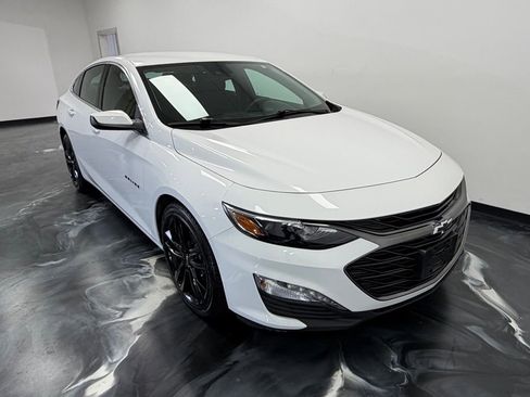 Used 2024 Chevrolet Malibu LT w/ Sport Edition image 17