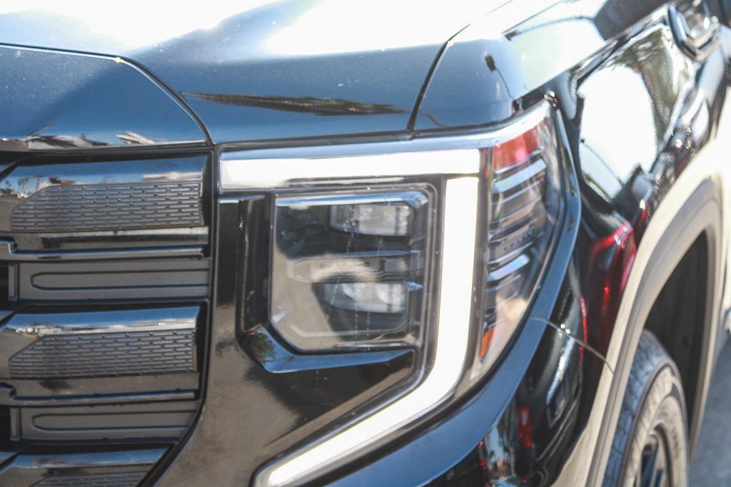 Used 2023 GMC Sierra 1500 Elevation AWD/4WD image 8