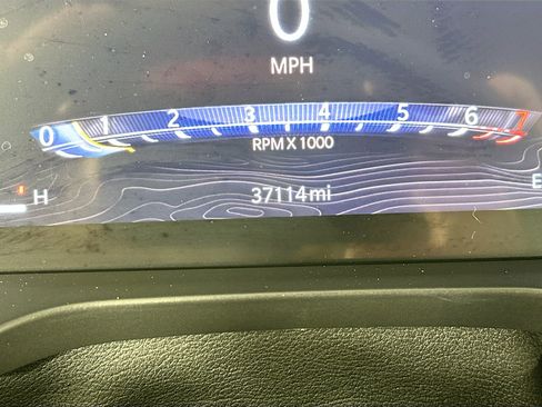 Used 2023 Jeep Grand Cherokee Limited w/ Black Appearance Package image 19