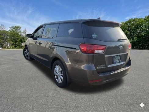 Used 2018 Kia Sedona LX FWD image 6