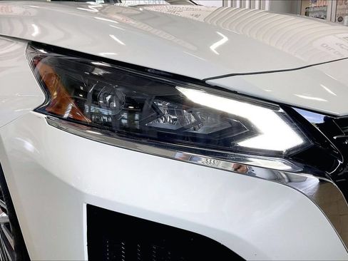 Used 2025 Nissan Altima 2.5 SV AWD/4WD image 25