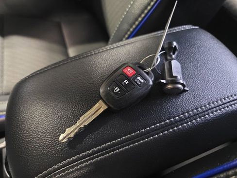 Used 2019 Toyota Corolla SE image 29