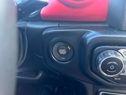 Used 2019 Jeep Wrangler Unlimited Rubicon AWD/4WD image 15