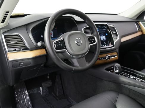 Used 2025 Volvo XC90 B6 Plus AWD/4WD image 12