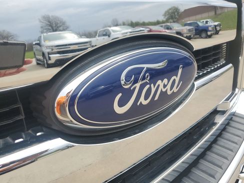 Used 2016 Ford F250 Lariat w/ Chrome Package image 35