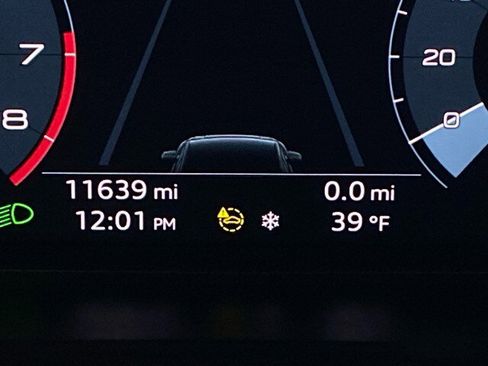 Used 2023 Audi Q3 2.0T Premium w/ Black Optic Sport Package image 23