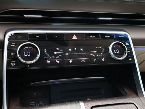 Used 2021 Genesis GV80 2.5T w/ Prestige Package 05 image 33