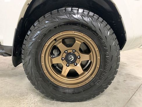 Used 2016 Toyota 4Runner SR5 image 29