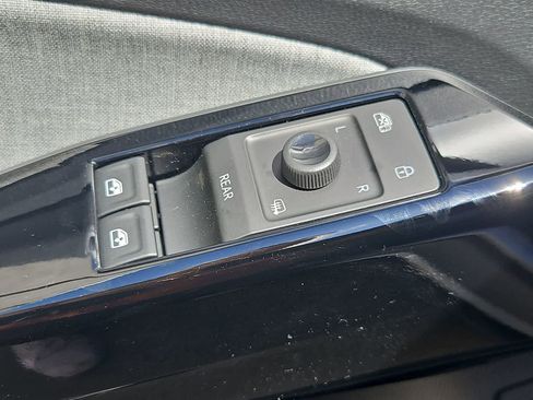 New 2026 Volkswagen ID.4 Pro AWD/4WD image 17