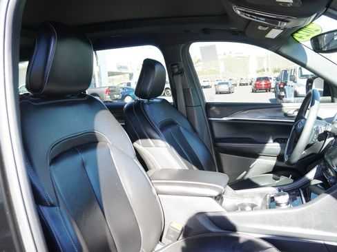 Certified 2024 Jeep Grand Cherokee L Limited w/ Black Appearance Package image 22