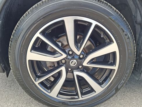 Used 2020 Nissan Rogue SL FWD image 24