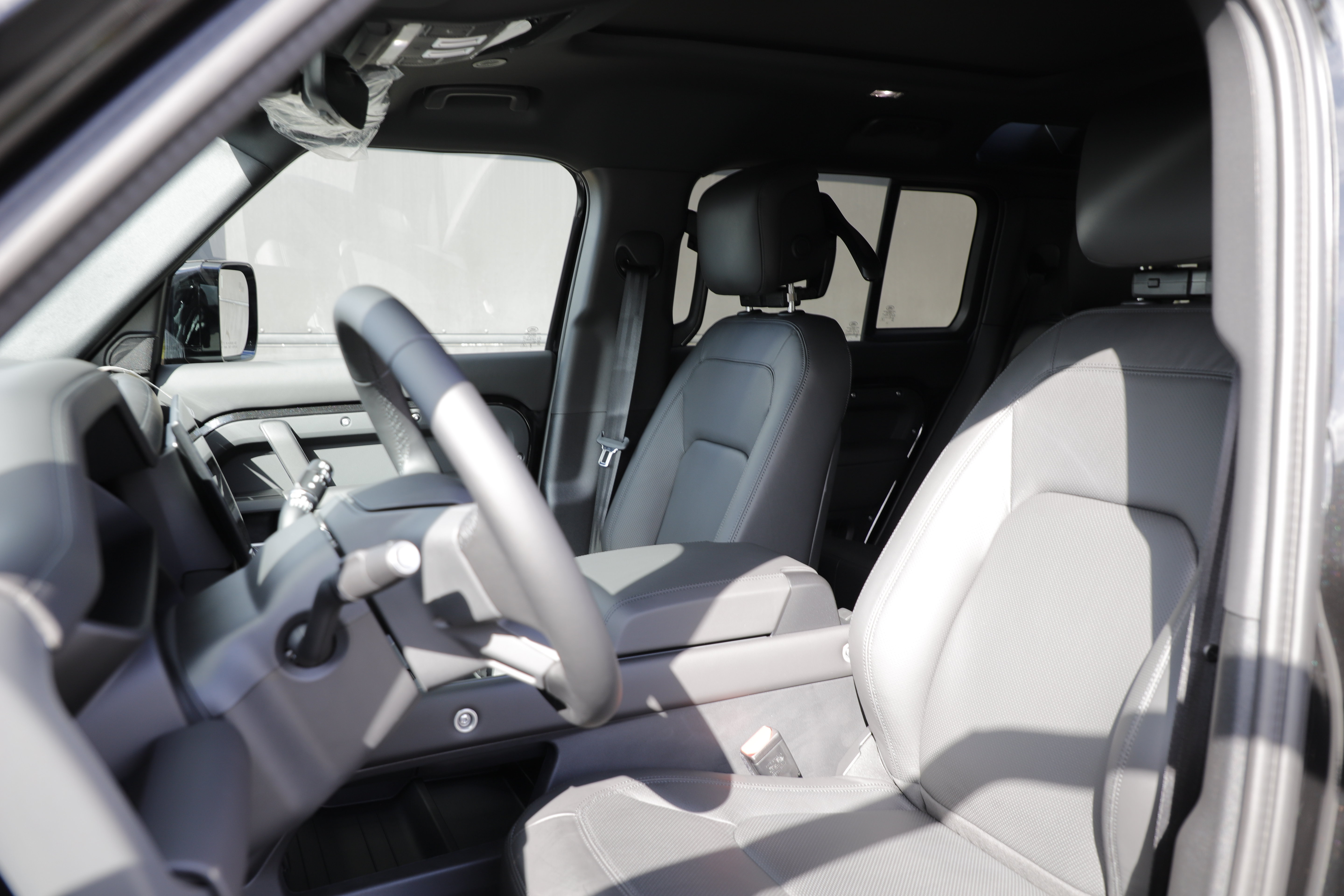 New 2026 Land Rover Defender 110 X-Dynamic SE AWD/4WD image 18