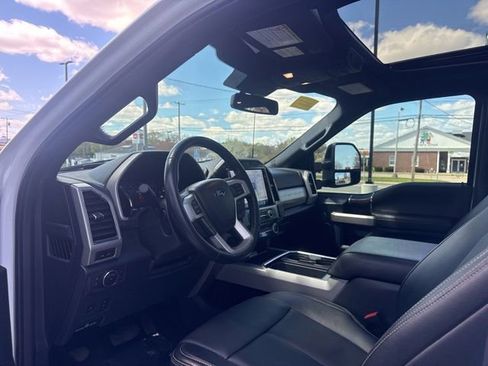 Used 2022 Ford F250 Lariat w/ Black Appearance Package AWD/4WD image 9