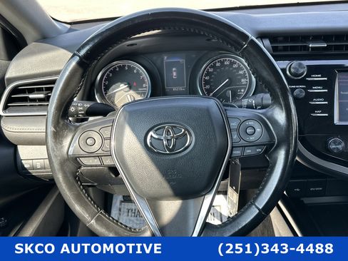 Used 2020 Toyota Camry SE image 18