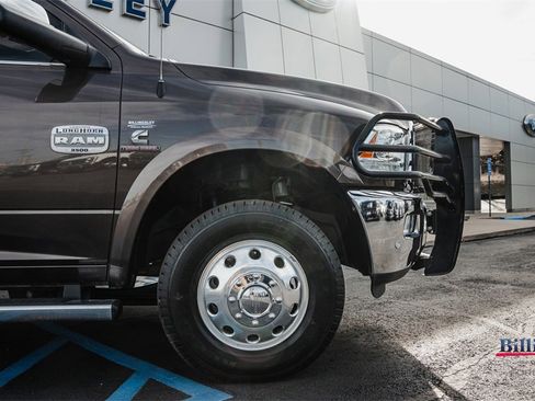 Used 2018 RAM 3500 Laramie Longhorn w/ Longhorn Southfork Package image 9