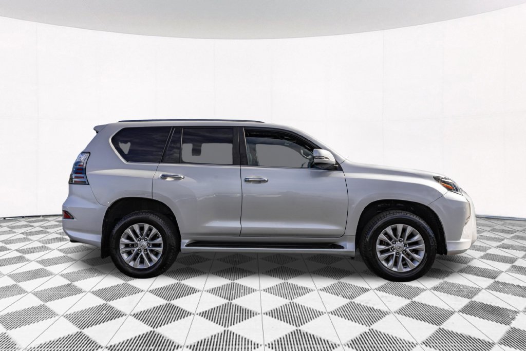 Used 2023 Lexus GX 460 Premium w/ Premium Package AWD/4WD image 11