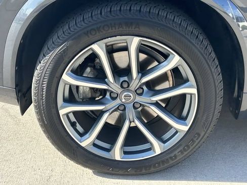 Used 2017 Volvo XC90 T6 Momentum w/ Vision Package AWD/4WD image 10