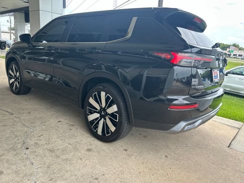 Used 2025 Mitsubishi Outlander SE FWD image 5