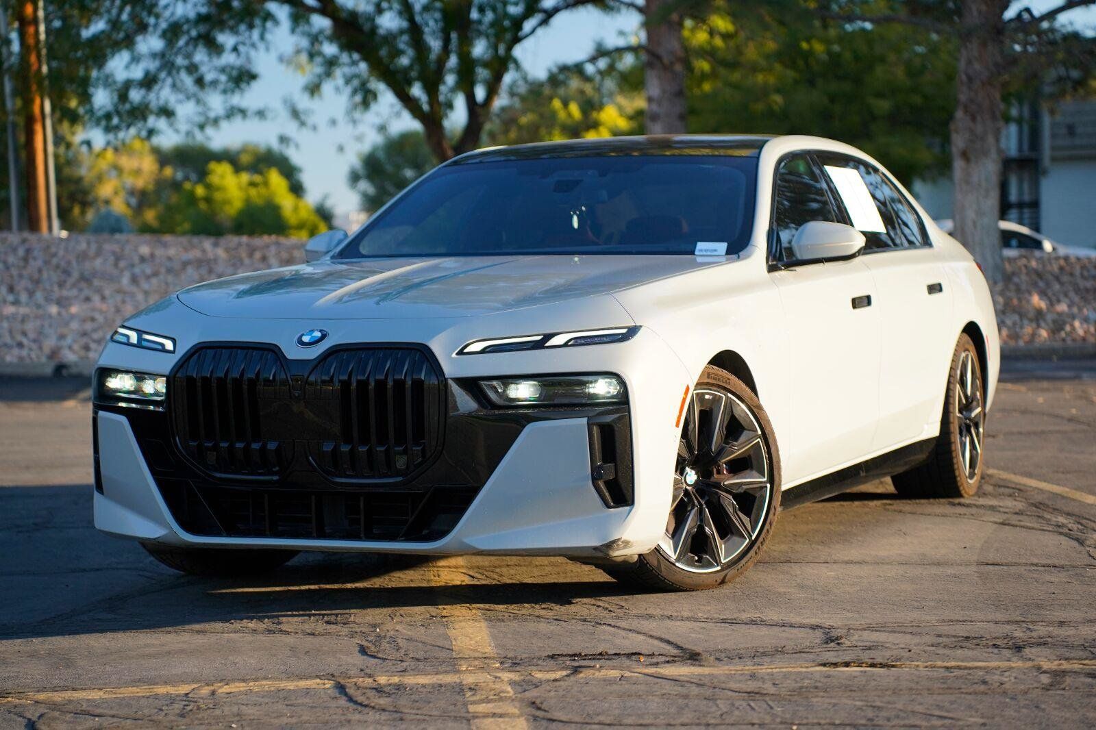 Used 2023 BMW 760i xDrive AWD/4WD image 1