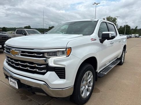 Used 2025 Chevrolet Silverado 1500 LTZ AWD/4WD image 7