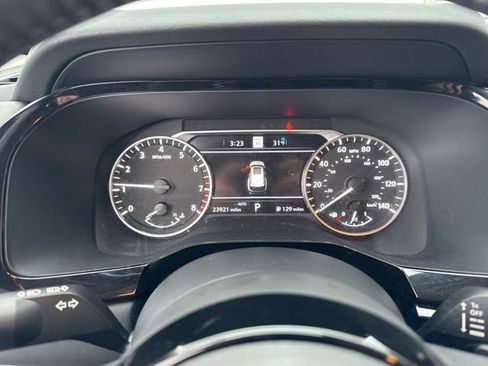 Used 2024 Nissan Pathfinder SL image 14