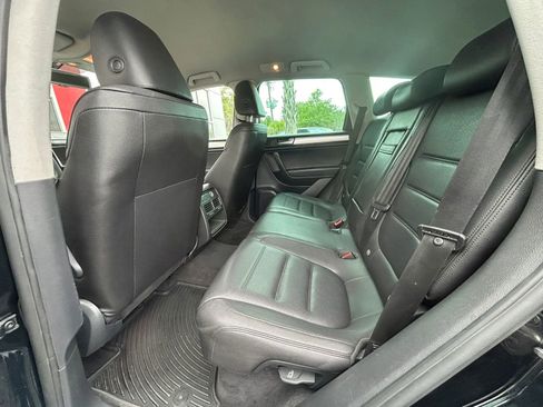 Used 2011 Volkswagen Touareg Sport AWD/4WD image 17