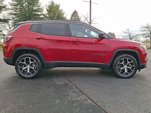 Certified 2024 Jeep Compass Limited image 7