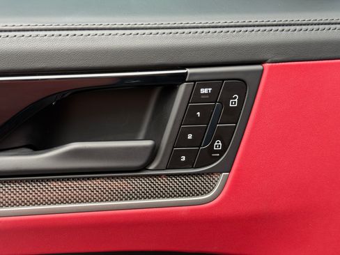 Certified 2025 Porsche Cayenne Coupe AWD/4WD image 23