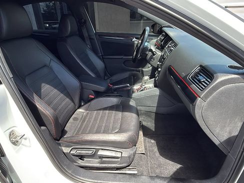 Used 2018 Volkswagen Jetta GLI FWD image 18