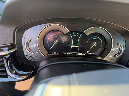 Used 2019 BMW 530e w/ Convenience Package image 11