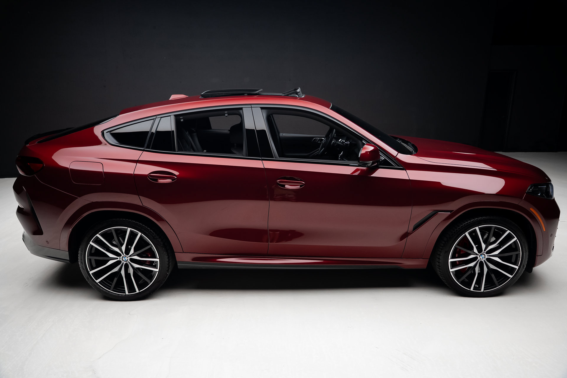 Used 2024 BMW X6 xDrive40i w/ Executive Package AWD/4WD image 34