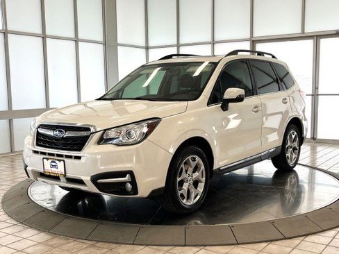 Used 2017 Subaru Forester 2.5i Touring image 3