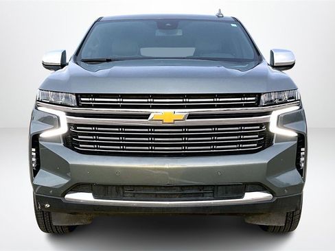 Used 2023 Chevrolet Suburban Premier image 2
