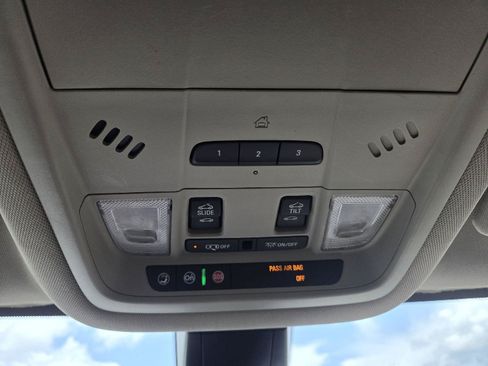 Used 2019 GMC Acadia Denali w/ Technology Package FWD image 36