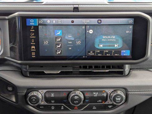 Certified 2024 Jeep Gladiator Mojave AWD/4WD image 17