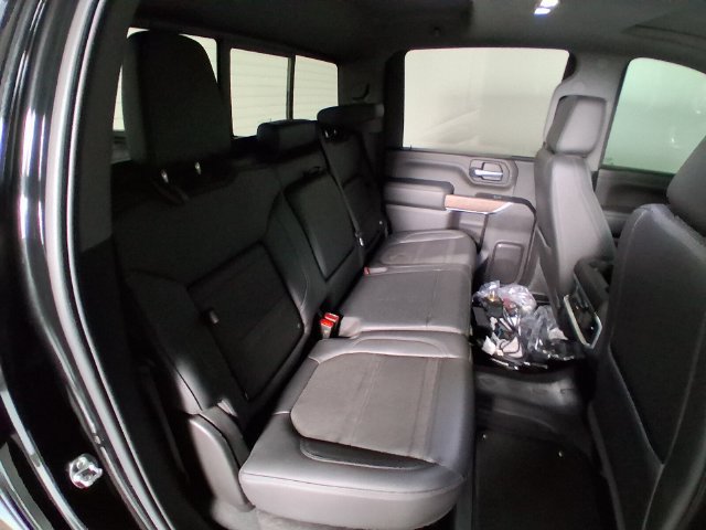 Used 2022 GMC Sierra 2500 Denali w/ Denali Black Diamond Edition AWD/4WD image 16