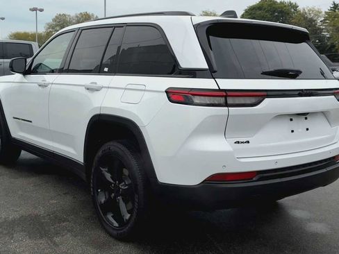 Used 2022 Jeep Grand Cherokee Altitude image 4